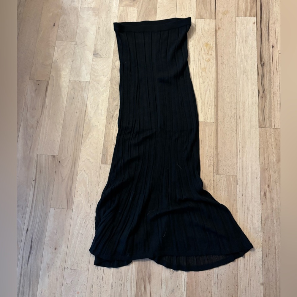 The Gap skirt. Sheet from knee down
